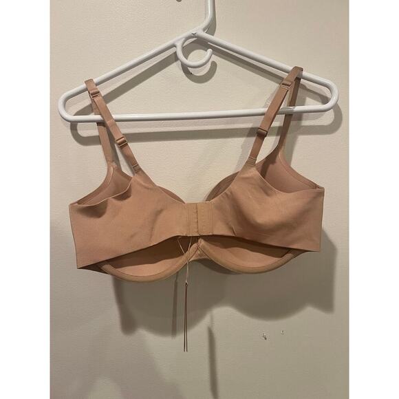 NWT Skims Bra - Picture 3 of 4